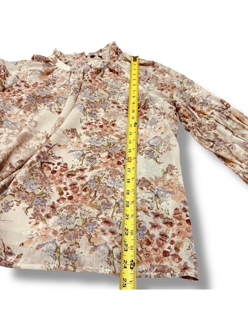 Vici Cream Beige Floral Ruffle Blouse – Size Large - Picture 8 of 11